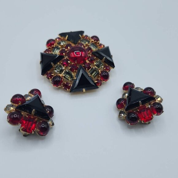 Juliana D & E Round Embellished Brooch & Triangle Clip-on Earrings Set Red - Picture 2 of 13